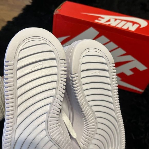 Nike white silver platform walking fashion shoes sneakers women’s new - Picture 4 of 7